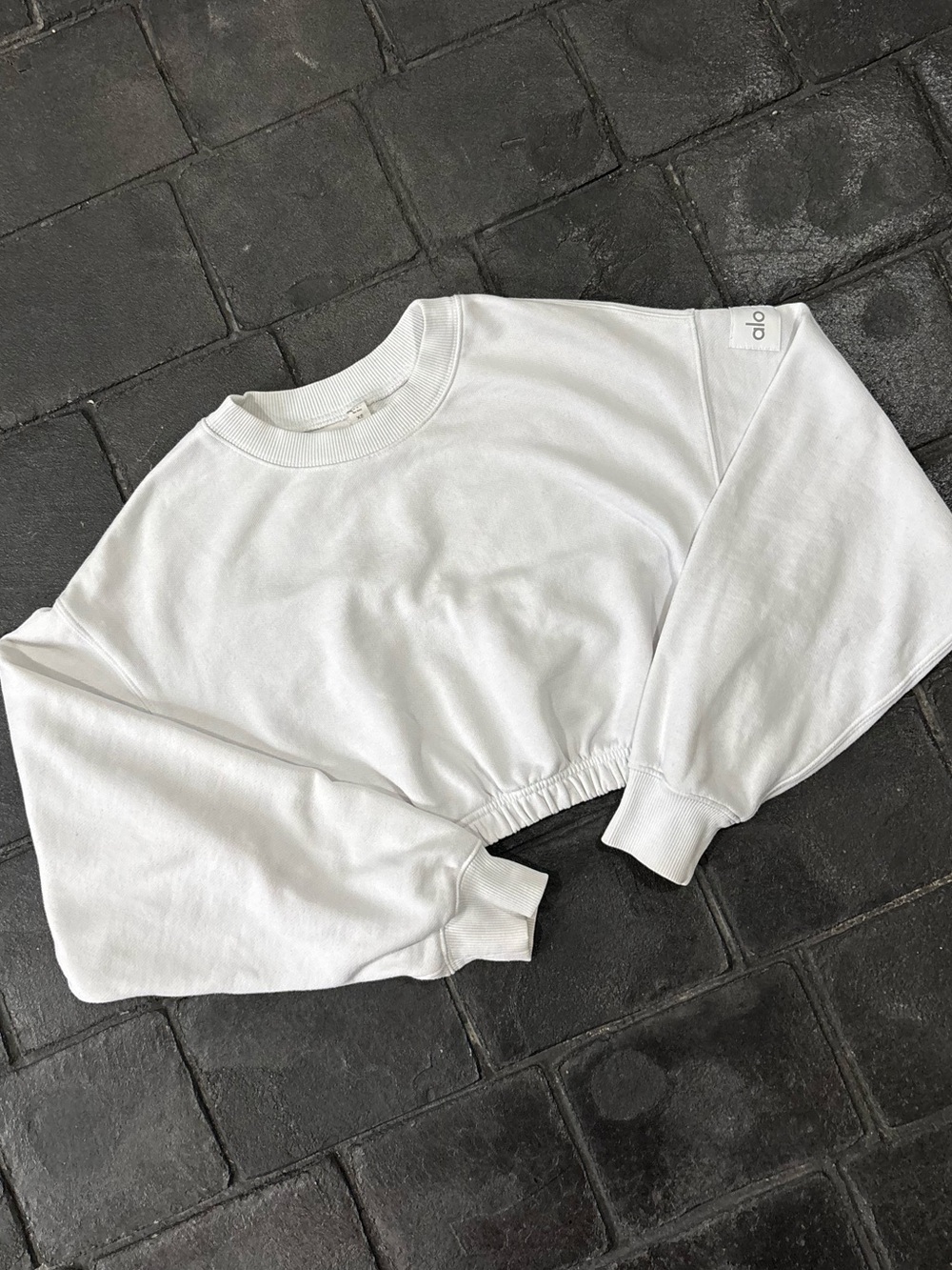 ALO Yoga White Cropped Crewneck Sweatshirt size XS